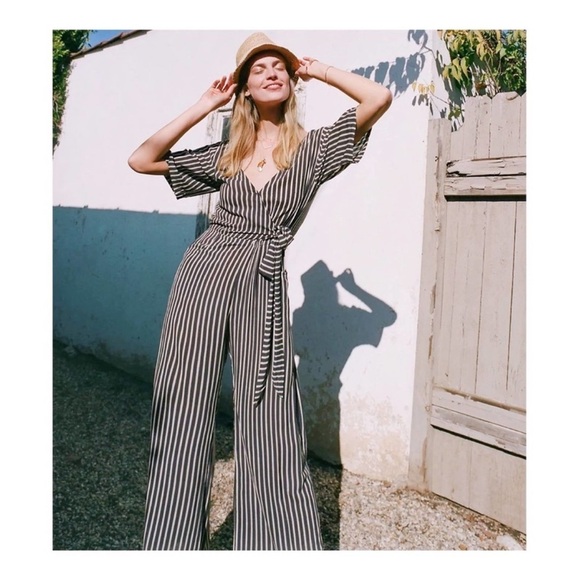 Beachgold Anthropologie lillia stripe faux wrap jumpsuit short sleeve size SP - Picture 2 of 8